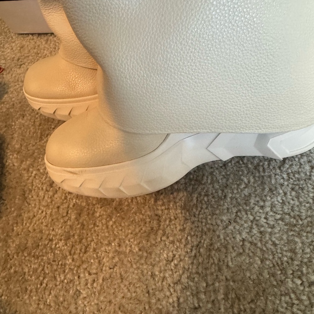 Givenchy Cream and Black Leather Boots - Picture 6 of 16